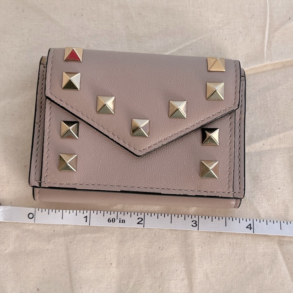 EUC VALENTINO GARAVANI Gold Rockstud Front Flap Mini Trifold Pale Pink Wallet - Picture 5 of 14